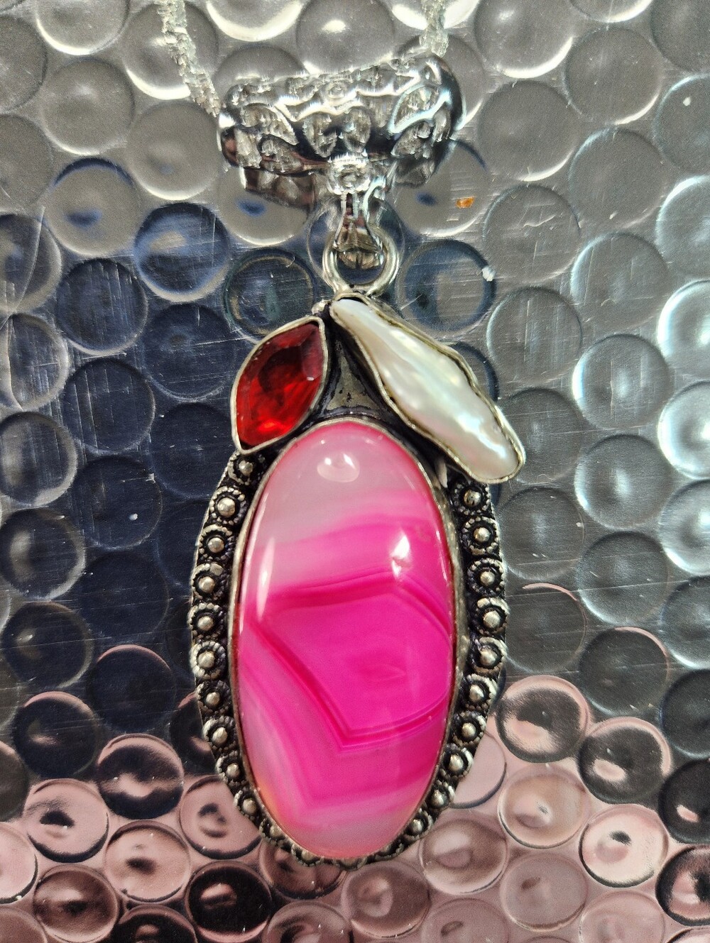 Stunning,Xtra-Large Bright Pink Agate Pendant/Sparkly Bail. Comes/Twisted-Chain
